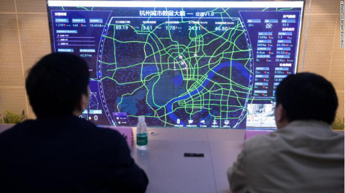 阿里巴巴方表示,其基于人工智能技术的“城市大脑”项目帮助杭州改善了交通状况。 阿里巴巴方表示,其基于人工智能技术的“城市大脑”项目帮助杭州改善了交通状况。