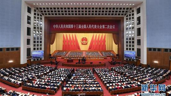 政府工作报告：深化大数据等研发应用 壮大数字