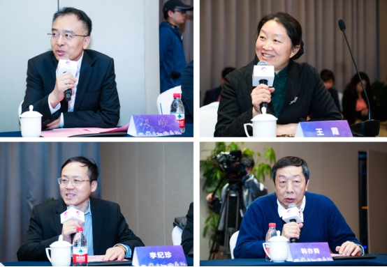 座谈会上，到场专家积极建言献策 