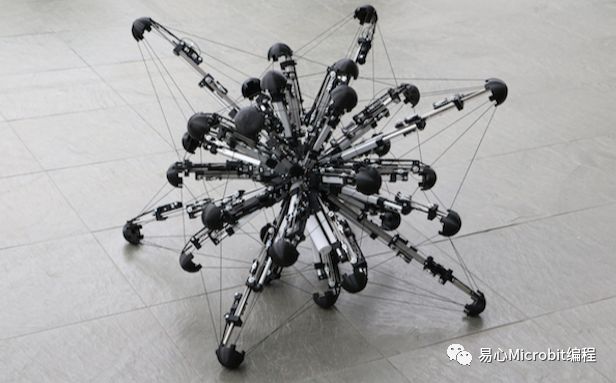 科学家打造出32足机器人，活像一只“海